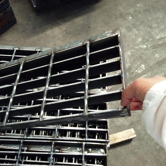 重型钢格栅板，钢格板钢格栅（镀锌钢格板系列的产品有哪些）