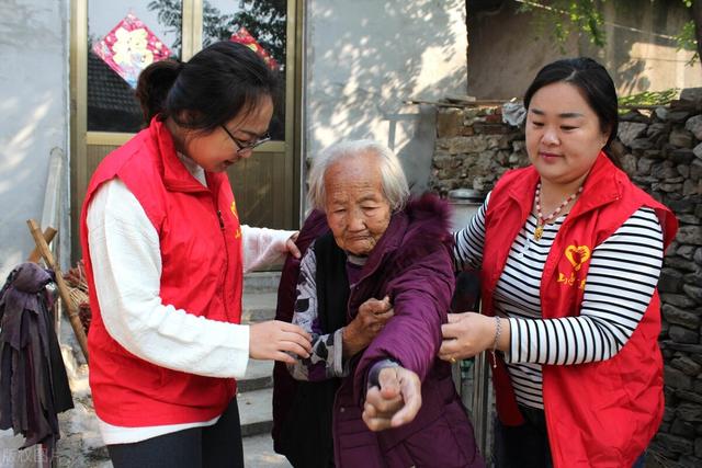 三支一扶有编制吗，2年服务期满可转事业编制