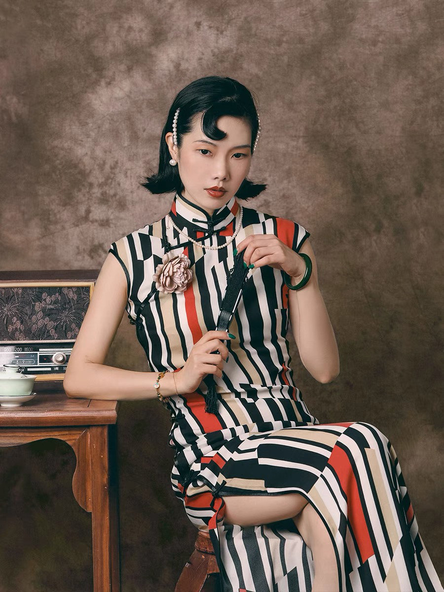开网店卖服装(服装定制店怎么开)