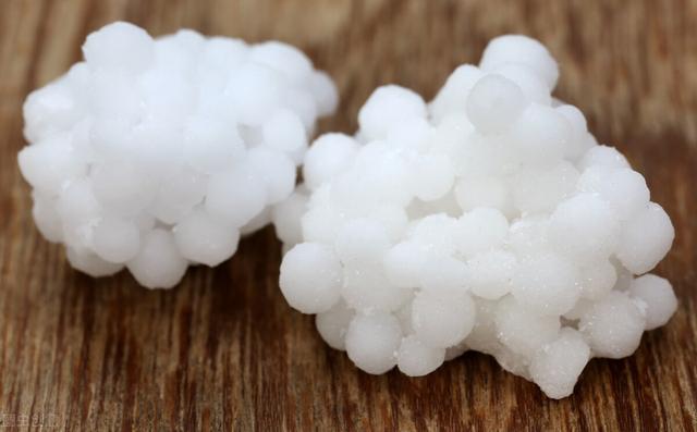 尿素是不是氮肥，尿素是不是氮肥的原料（为什么多数经销商推荐其它氮肥呢）