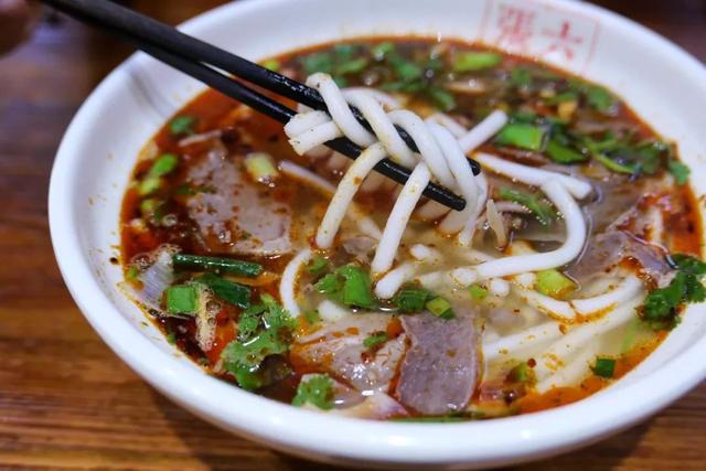 贵阳有什么好吃的，贵阳十大好吃的菜（入夏必去的美食之都）