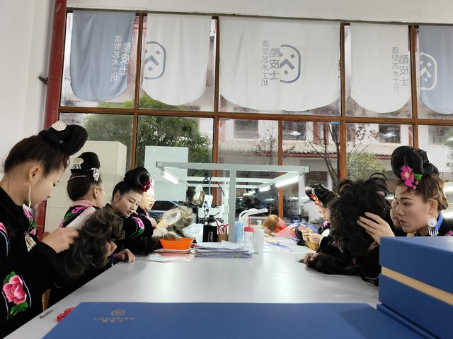 娜菲尔假发旗舰店，哪有卖假发（除了看头发和颜色）