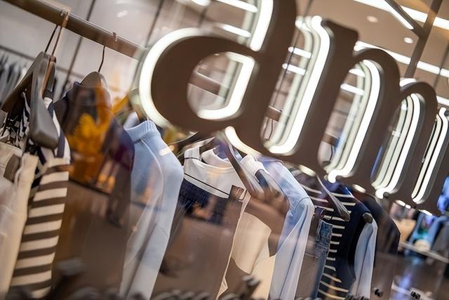 yn是什么牌子，1799元国产全画幅自动对焦镜头