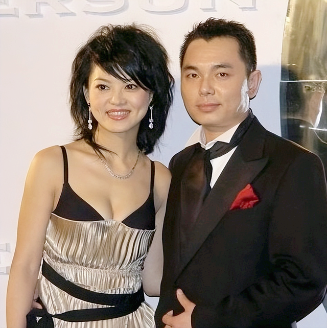 李湘与李厚霖离婚16年：她再婚后又离婚，他为何至今单身？