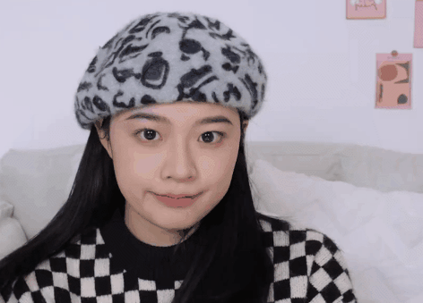 圆脸适合什么眼镜，圆脸适合什么眼镜框女（不同脸型适合什么样的配饰）