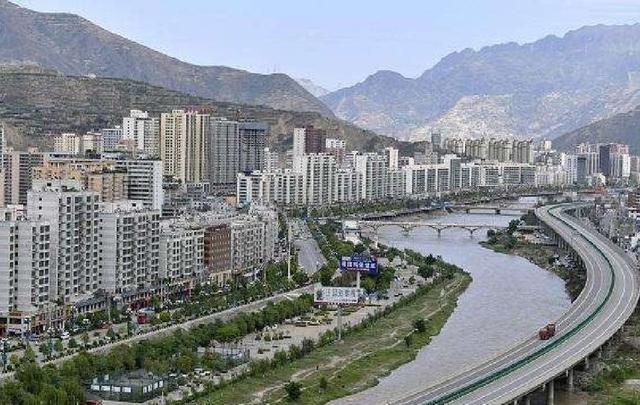 除夕幽默搞笑拜年祝福短信，除夕幽默搞笑拜年祝福短信图片（别样的年关 新春的慰语）