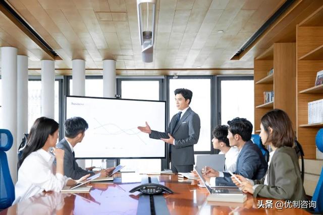 周会内容该讲些什么，员工周例会讲话内容（如何开好周例会）