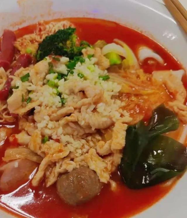 河北医科大学建华校区的地理位置，河北医科大学建华校区老照片（对学校的爱，都吃进肚子里了）