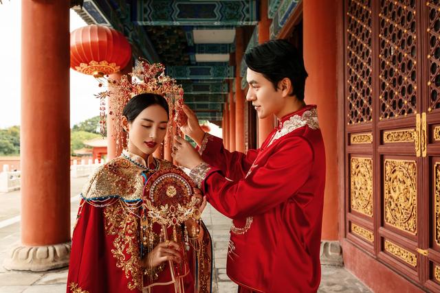 完美嫁衣，完美嫁衣婚纱摄影（拍婚纱照需要准备什么图片）