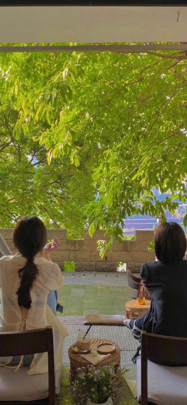 好看干净的背景图   夏天，好看干净的背景图书本天蓝色（夏日凉爽壁纸，更爱浅绿）