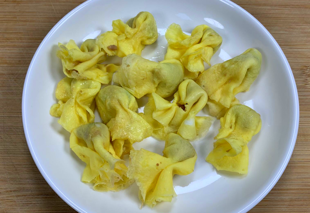 美味煎饺的做法，美味煎饺的做法视频（早餐10杯牛奶）