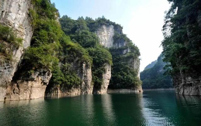 贵州旅游十大景点，贵州旅游十大景点排名千户苗寨（贵州十大冷门景点）