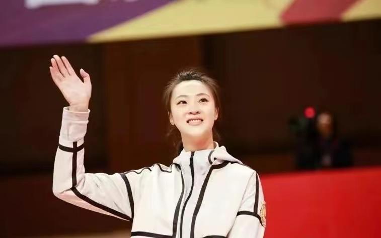 排球女队长惠若琪简历，家境优越却苦练排球