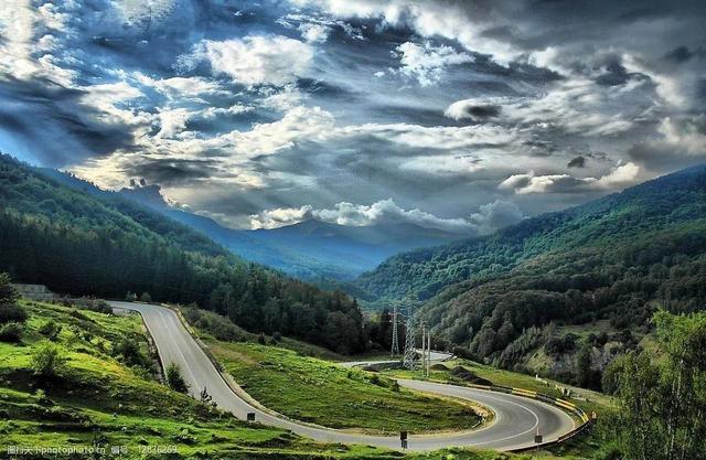 平字的拼音，平字的拼音大写（《凹凸平谈》）