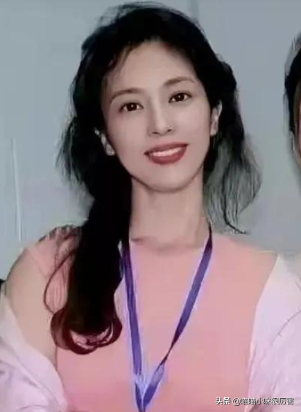 刘亦菲继父，刘亦菲继父命理分析及预测（幸运的刘亦菲：出道就演女主）