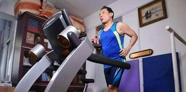 晨跑多少公里最好，晨跑多少公里比较好（每天早起跑步，跑多少公里合适）