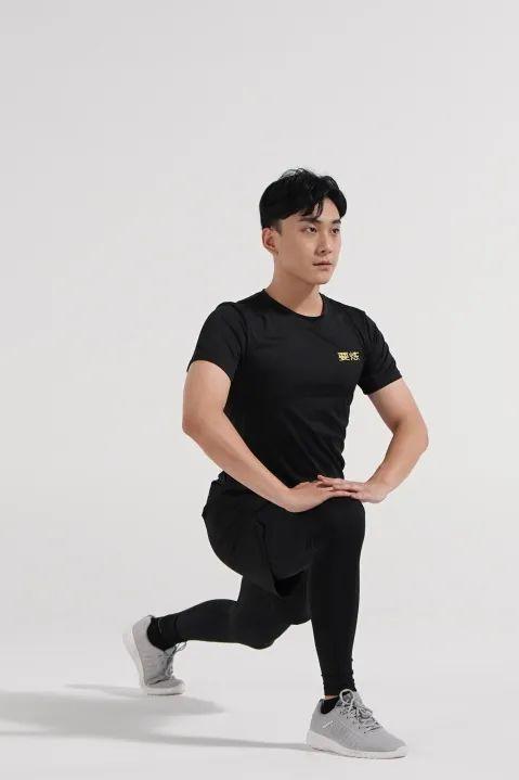 防止小腿变肌肉腿的拉伸动作，跑后7大拉伸动作