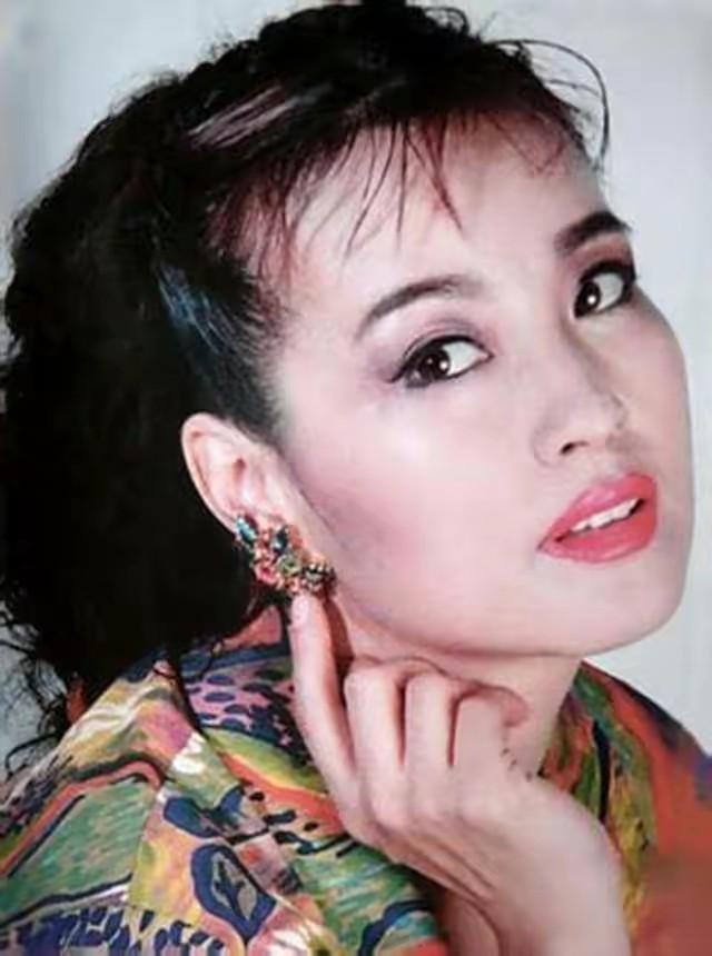 “排骨精”靠边站，丰腴美人才是真绝色，这10位女星美炸了