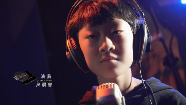 关于父亲的歌，关于父亲的歌曲有哪些好听的（昆明市11岁男生吴晨睿演唱《父亲》MV）