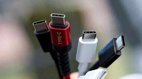 手机充电器接口，充电器插头怎么看瓦数（手机充电接口终于要统一）
