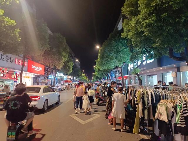 浙江金华有哪些地方有夜市，金华市区夜市有几个（金华金义新区孝顺镇朝晖路上的夜市）