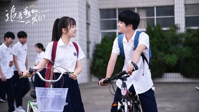 等等啊我的青春演员表，等等啊我的青春演员介绍（《追着彩虹的我们》首播）