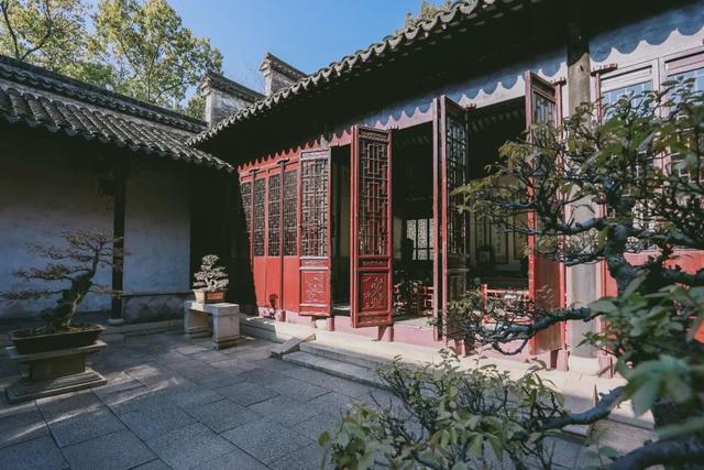 苏州旅游景点大全，苏州好玩的旅游景点（江南古镇、特色街区、绚丽之夜都在这）