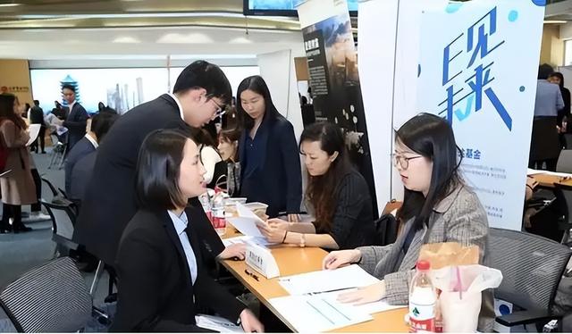 就业观念和就业心理，大学生怎么做好就业准备论文（有些年轻人找工作挑三拣四）