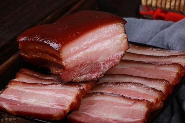 一斤腊肉放多少盐，做腊肉腌制一般要放多少盐一斤肉（只放盐不正宗容易坏）