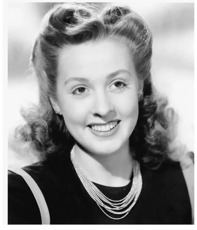 月亮与六便士经典句子，月亮与六便士的经典句子有哪些（《月亮与六便士》8句话告诉我们）