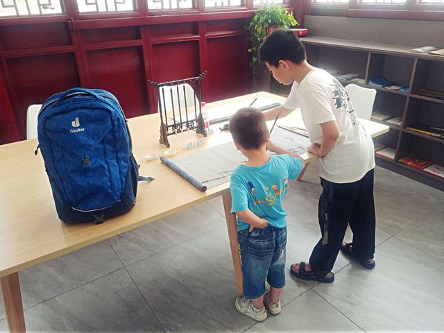 中学生适合什么书包，<Deuter>Ypsilon优习护脊中学生书包