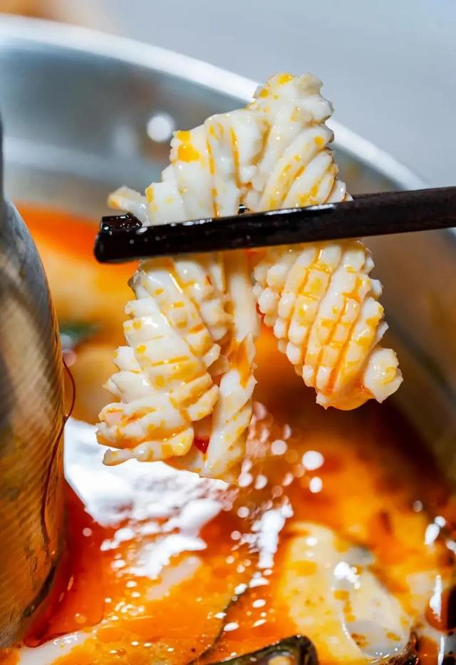 冬阴功汤的功效，冬阴功汤的功效与作用（那就在花都喝冬阴功解下瘾）