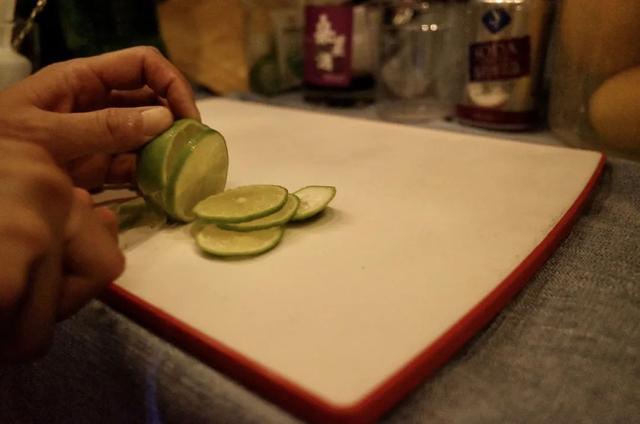 一句话霸气欢迎词，一句话欢迎词口号（三色路啊，就是不夜城）