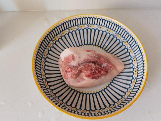 冻肉解冻最佳方法有哪些，不管冻多硬的猪肉