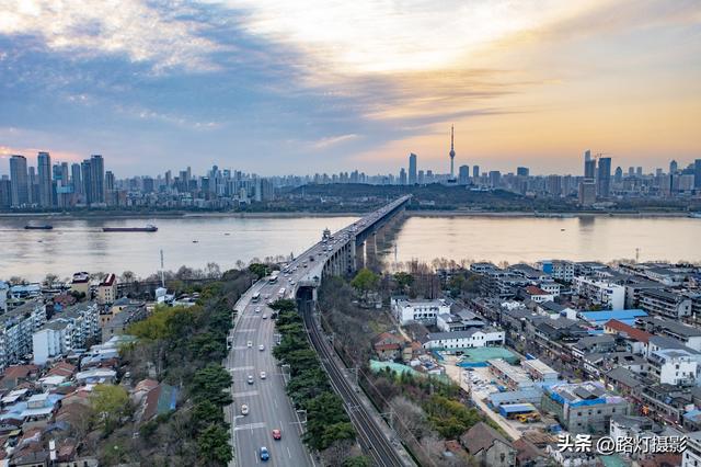 中国最适宜居住的城市排行是怎样的，中国十大最适宜居住的城市排行榜（中国地理位置最优越的5座城市）