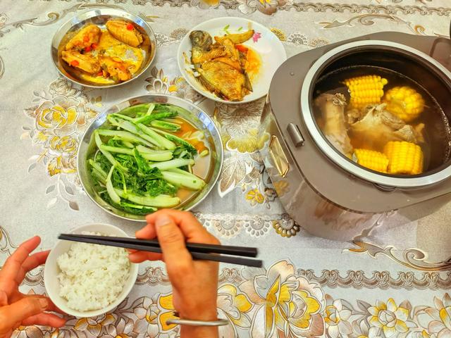 苏泊尔电饭煲做蛋糕，苏泊尔电饭煲做蛋糕步骤介绍（满足你做饭的所有想象）