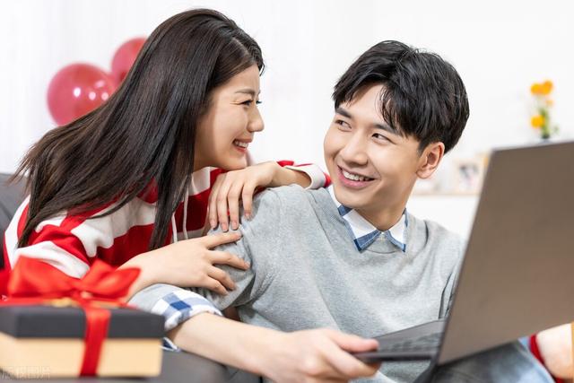 epub阅读器，epub阅读笔记软件（epub与txt的区别是什么）