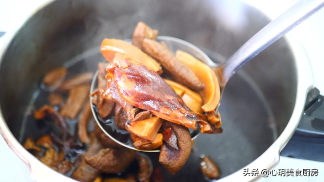 幹魷魚怎麼泡發,如何泡發乾魷魚(海邊人教正確做法)