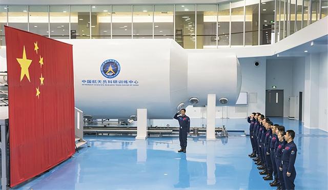 杨利伟的资料，杨利伟是什么人（杨利伟回忆火箭加速）