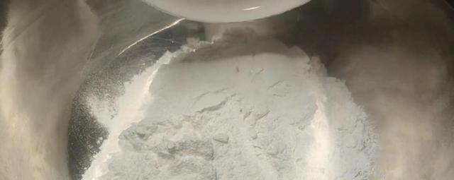 凉皮的做法教程，凉皮的做法教程皮（凉皮这样做：筋、薄、光）