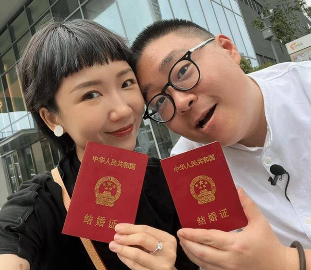 郝邵文资料，从红极一时到销声匿迹（郝邵文图片）