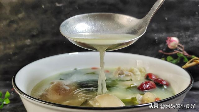 黄豆炖猪脚功效，黄豆猪手汤：一碗好汤