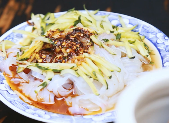 去超市必买的零食，超市必买的6种零食（遇见9款“宝藏零食”别手软）