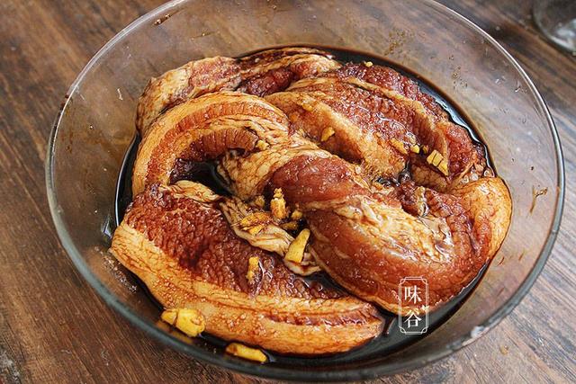 熏肉怎么做，熏肉怎么做不硬又好吃又香（80岁奶奶教我土方法）