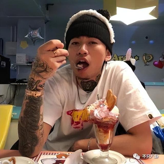 穿过挪威的森林让我走进你梦里，穿过挪威的森林是什么梗（怎么那么多人反对啊）