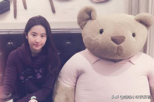 刘亦菲继父，刘亦菲继父命理分析及预测（幸运的刘亦菲：出道就演女主）