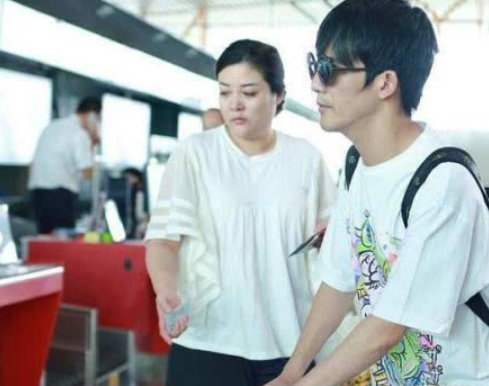 倍儿爽大张伟歌词，大张伟的倍儿爽歌（靠《倍儿爽》翻红）