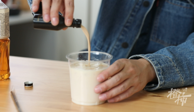 百利甜酒兑什么最好喝，百利甜酒的几种爽爆了的喝法（挑战便利店12种饮料的神仙混搭）