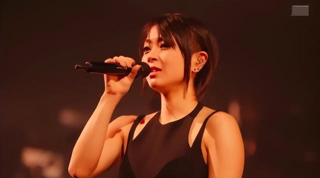 hikari，hikari的日语（16岁成为全亚洲收入最高的艺人）