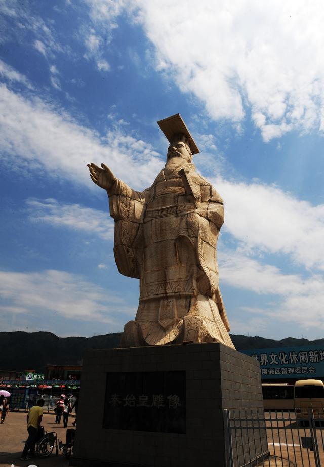 秦异人是秦始皇的什么人，秦异人是秦始皇的什么人物（母亲是秦昭襄王之女）